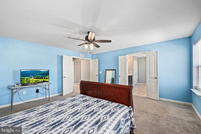 1725 HUDGINS FARM CIR, Fredericksburg, VA 22408