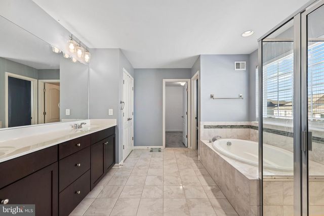 1725 HUDGINS FARM CIR, Fredericksburg, VA 22408