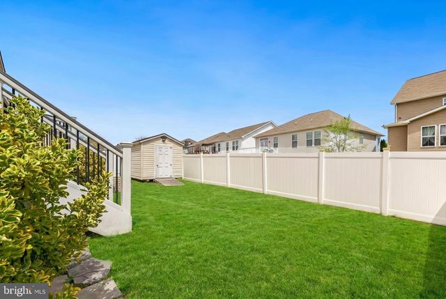 1725 HUDGINS FARM CIR, Fredericksburg, VA 22408