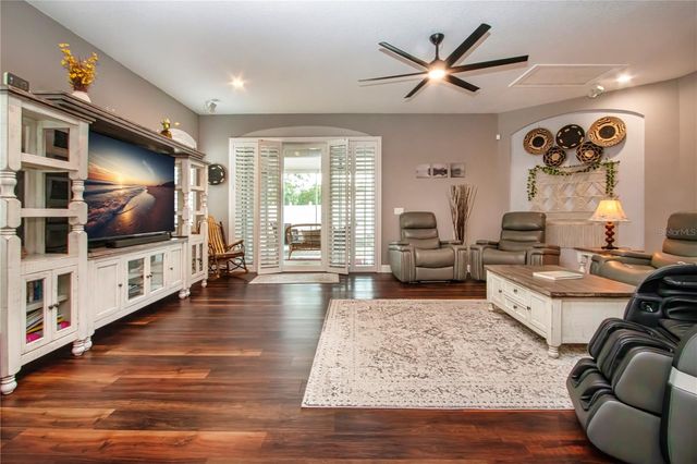 515 PLANTERS MANOR WAY, Bradenton, FL 34212