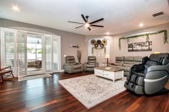 515 PLANTERS MANOR WAY, Bradenton, FL 34212