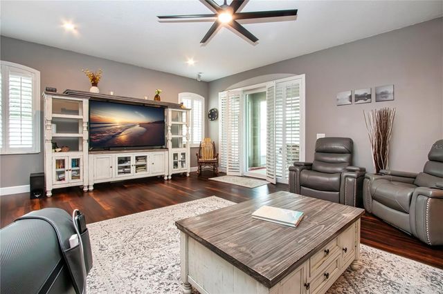 515 PLANTERS MANOR WAY, Bradenton, FL 34212