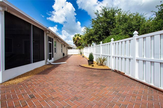 515 PLANTERS MANOR WAY, Bradenton, FL 34212