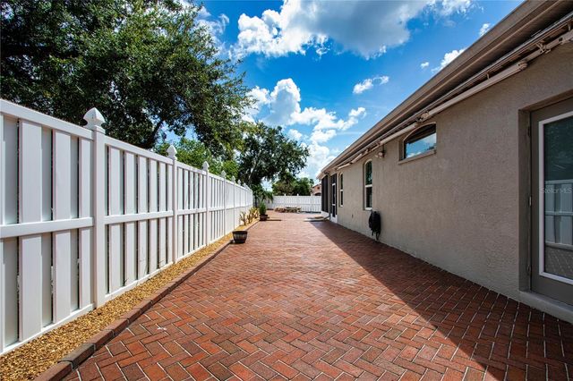 515 PLANTERS MANOR WAY, Bradenton, FL 34212