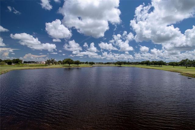 515 PLANTERS MANOR WAY, Bradenton, FL 34212