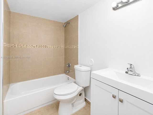486 NW 165th St Road B-301, Miami, FL 33169