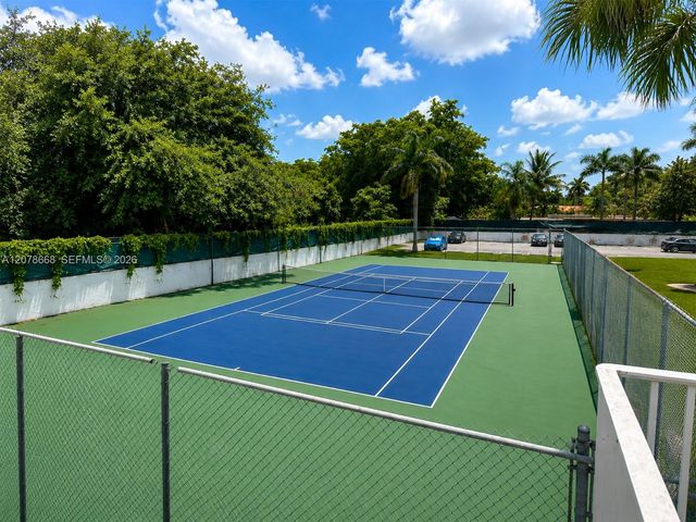 486 NW 165th St Road B-301, Miami, FL 33169