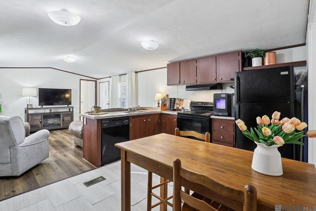 7970 Lower Zachary Rd, Zachary, LA 70791