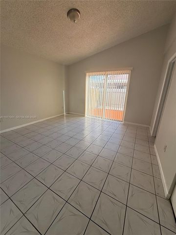 2566 W 73rd Pl, Hialeah, FL 33016