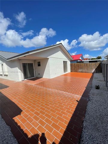 2566 W 73rd Pl, Hialeah, FL 33016