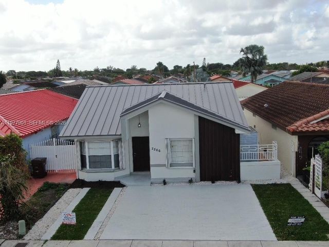 2566 W 73rd Pl, Hialeah, FL 33016