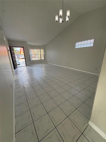 2566 W 73rd Pl, Hialeah, FL 33016