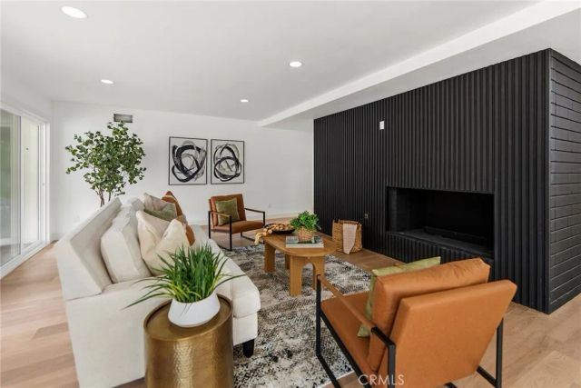 521 W Memory, Santa Ana, CA 92706
