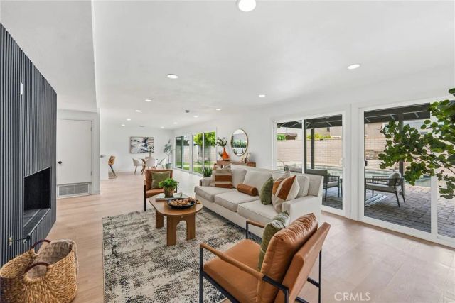 521 W Memory, Santa Ana, CA 92706