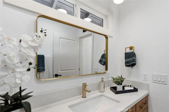 521 W Memory, Santa Ana, CA 92706