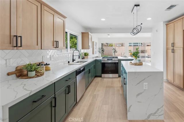 521 W Memory, Santa Ana, CA 92706