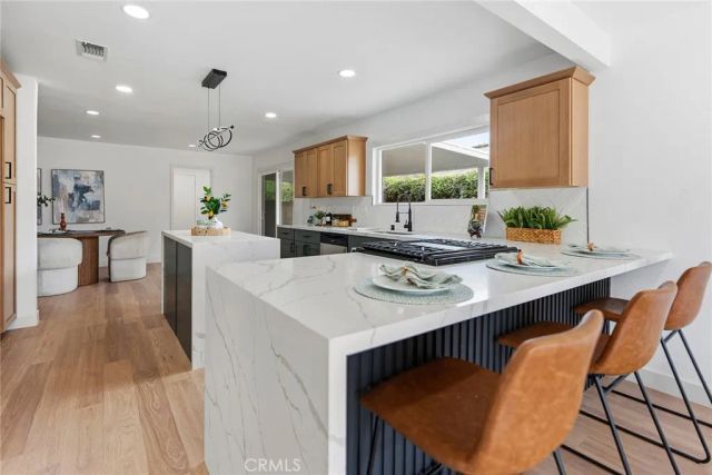 521 W Memory, Santa Ana, CA 92706
