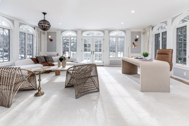 64 Albion Rd, Wellesley, MA 02481