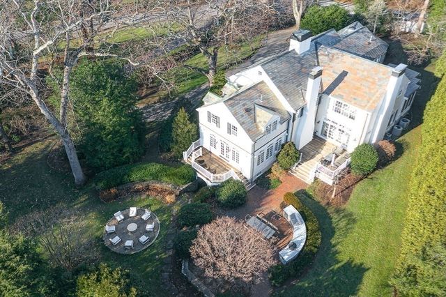 64 Albion Rd, Wellesley, MA 02481