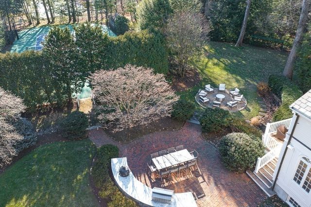 64 Albion Rd, Wellesley, MA 02481