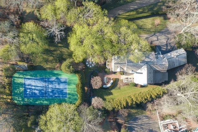 64 Albion Rd, Wellesley, MA 02481