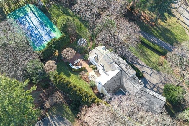 64 Albion Rd, Wellesley, MA 02481