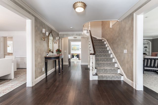 64 Albion Rd, Wellesley, MA 02481