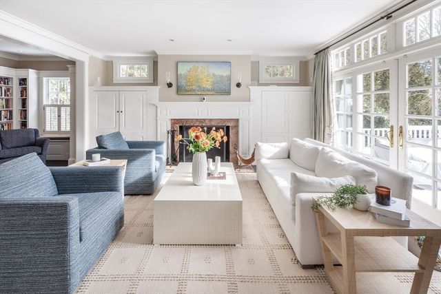 64 Albion Rd, Wellesley, MA 02481