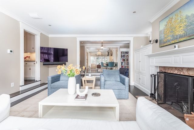 64 Albion Rd, Wellesley, MA 02481
