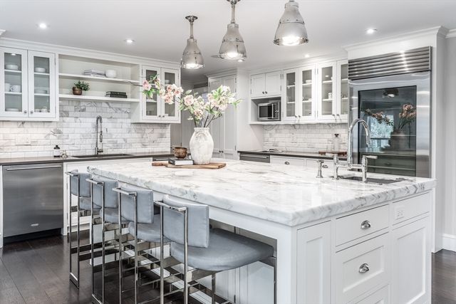 64 Albion Rd, Wellesley, MA 02481