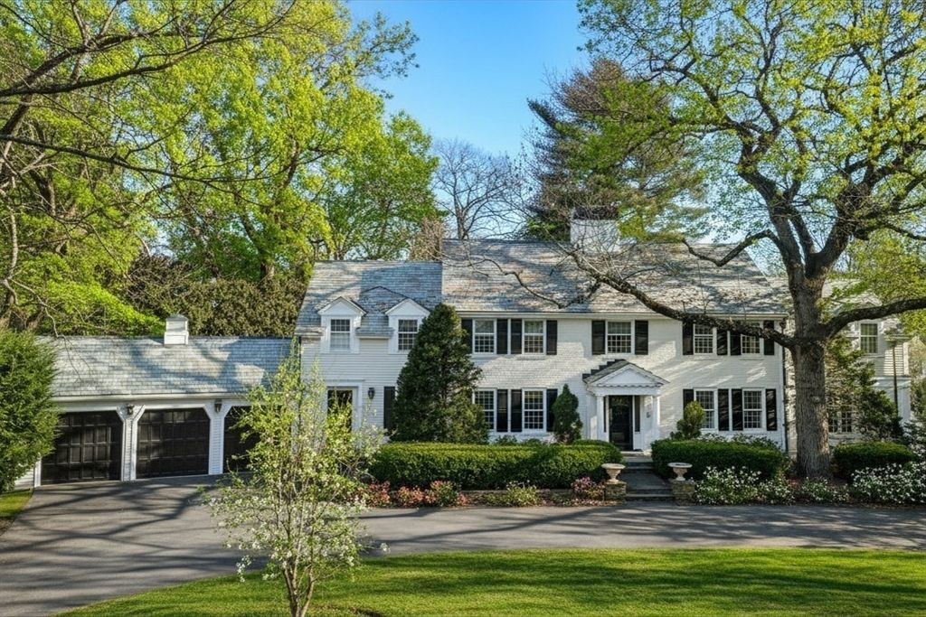 64 Albion Rd, Wellesley, MA 02481