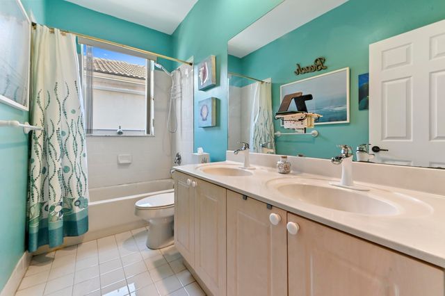 4442 ONEGA Circle, West Palm Beach, FL 33409