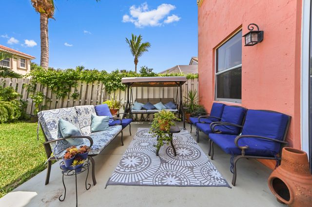 4442 ONEGA Circle, West Palm Beach, FL 33409