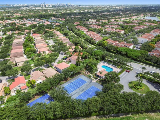 4442 ONEGA Circle, West Palm Beach, FL 33409