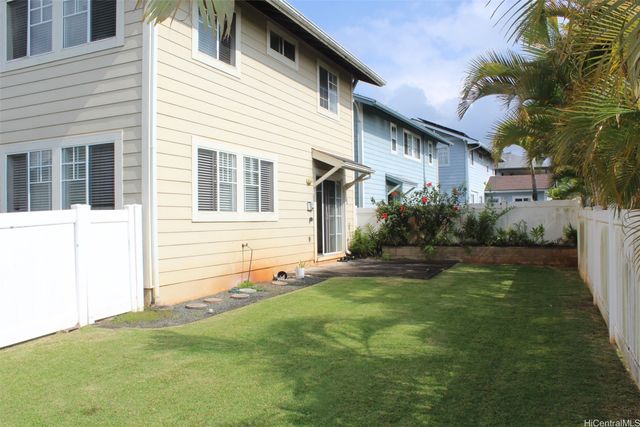 95-1039 Pahaku Street, Mililani, HI 96789