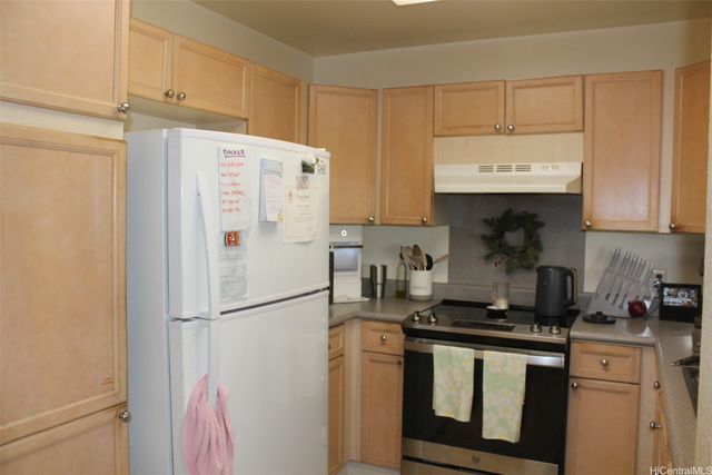 95-1039 Pahaku Street, Mililani, HI 96789