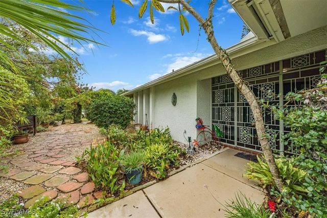 208 Baltusrol DR, Naples, FL 34113