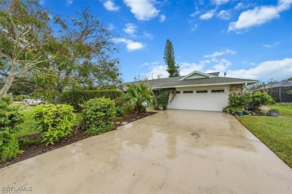 208 Baltusrol DR, Naples, FL 34113