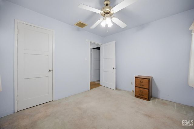 3060 Spruce Street, Bakersfield, CA 93301