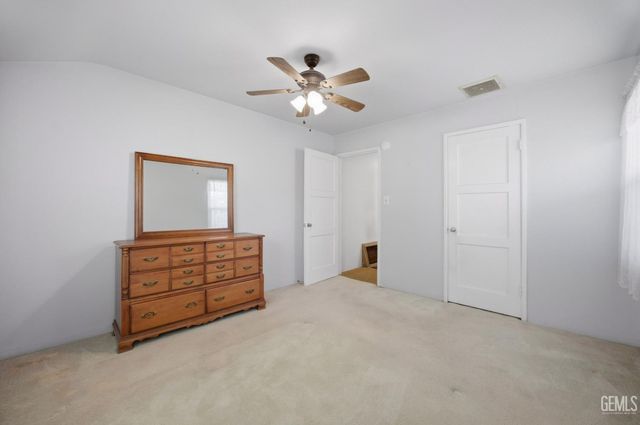 3060 Spruce Street, Bakersfield, CA 93301