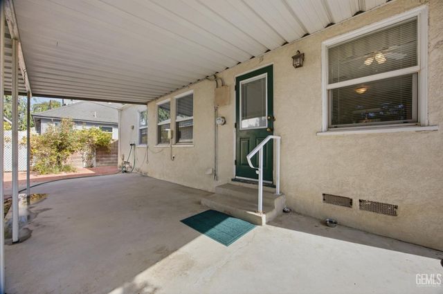 3060 Spruce Street, Bakersfield, CA 93301