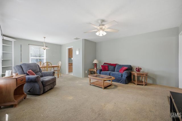 3060 Spruce Street, Bakersfield, CA 93301