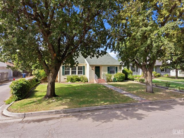 3060 Spruce Street, Bakersfield, CA 93301
