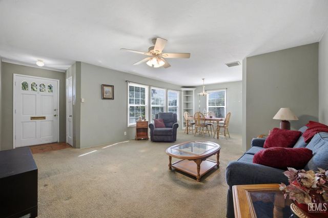 3060 Spruce Street, Bakersfield, CA 93301