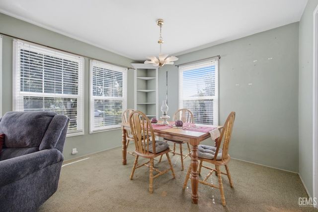 3060 Spruce Street, Bakersfield, CA 93301