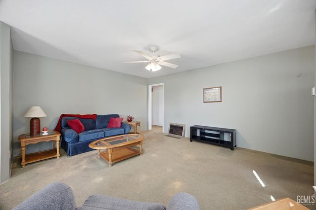 3060 Spruce Street, Bakersfield, CA 93301
