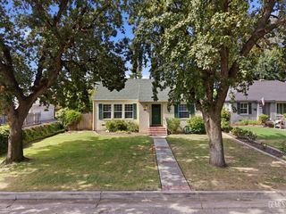 3060 Spruce Street, Bakersfield, CA 93301