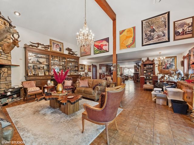 724 S Plum Grove Road, Palatine, IL 60067