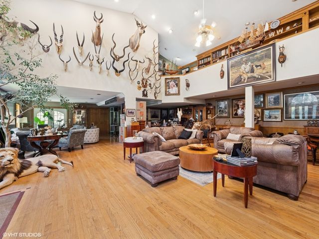 724 S Plum Grove Road, Palatine, IL 60067