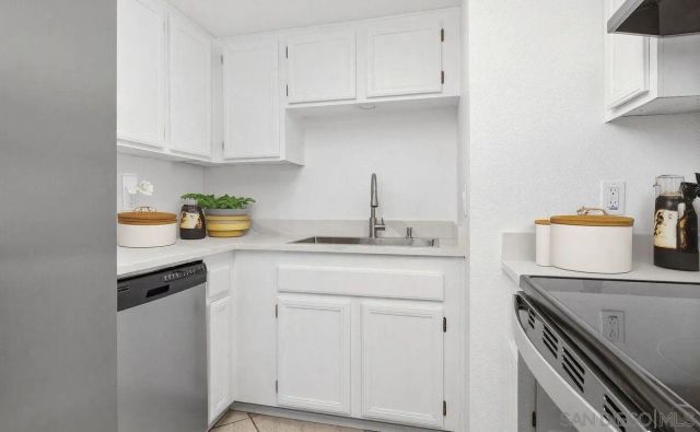 4240 Menlo Ave 19, San Diego, CA 92115